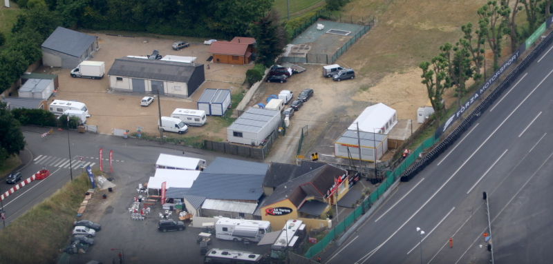 Illustration for article titled The 24 Hours Of Le Mans Is Unbelievable From The Air